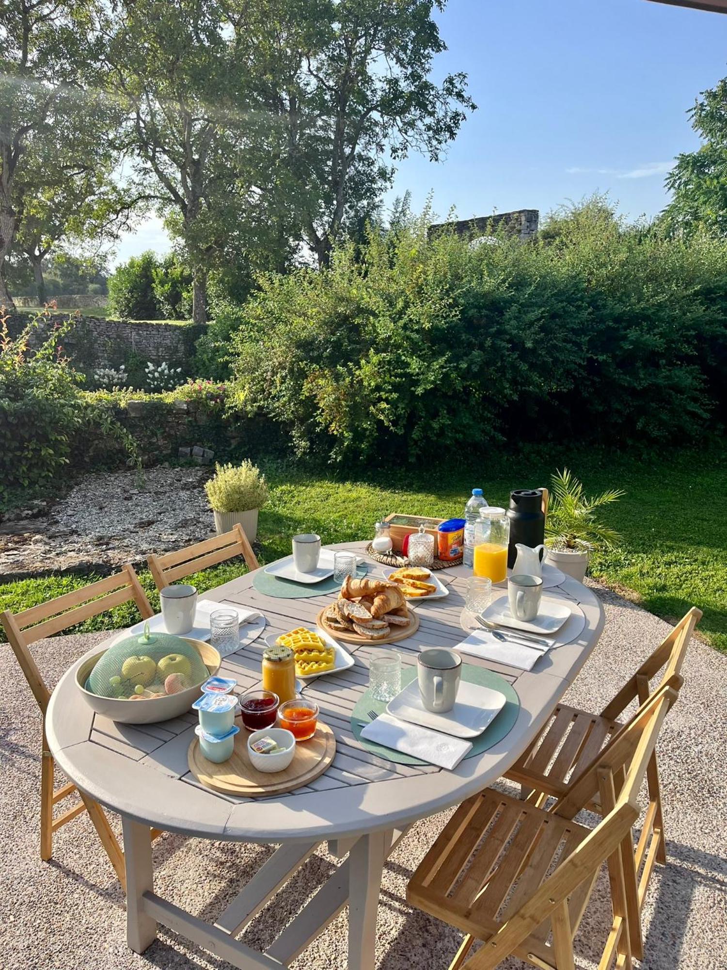 Bed and Breakfast O2 Tours Ourouer-les-Bourdelins Esterno foto